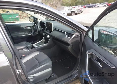 2023 Toyota Rav4 Xle Premium z USA, uszkodzony, nr VIN 2T3A1RFV0PW383632